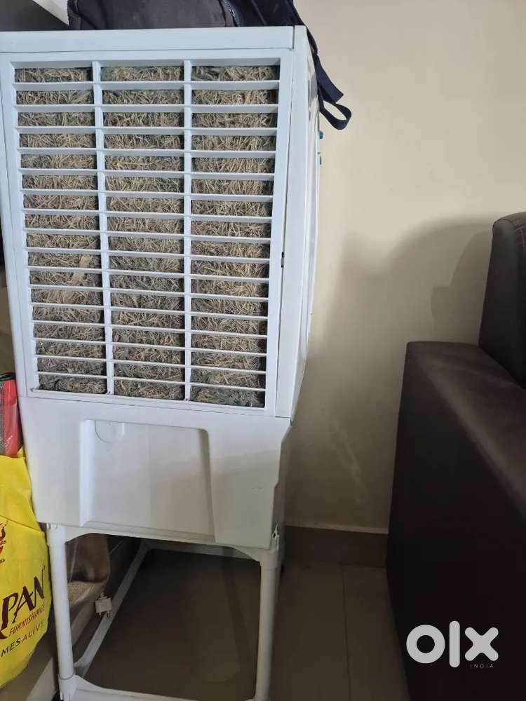 Symphony Jumbo 41 model Air cooler with stand