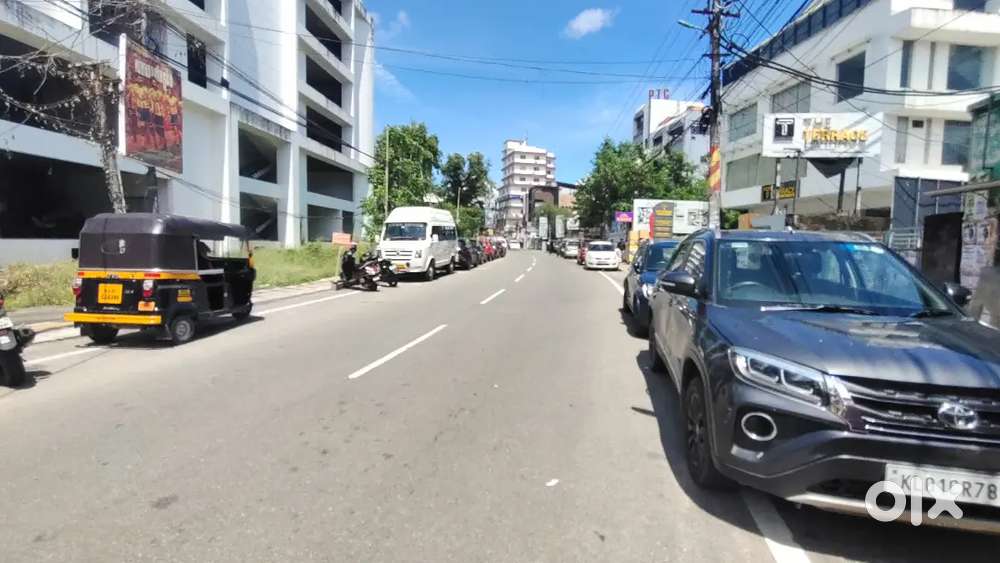 COMMERCIAL PROPERTY IN PRIME LOCATION THAMPANOOR TRIVANDRUM