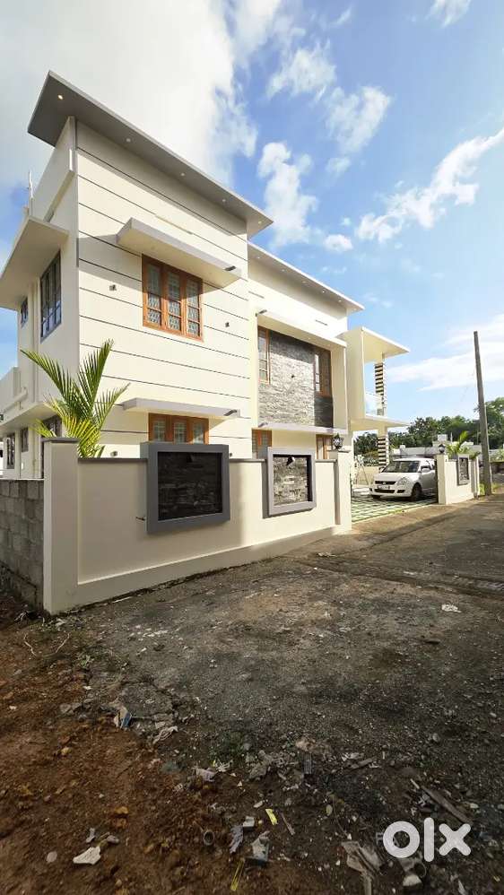 New 4bhk house mannanthala powdikonm busroot near