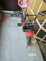 Untouched kids cycle only seat is broken
