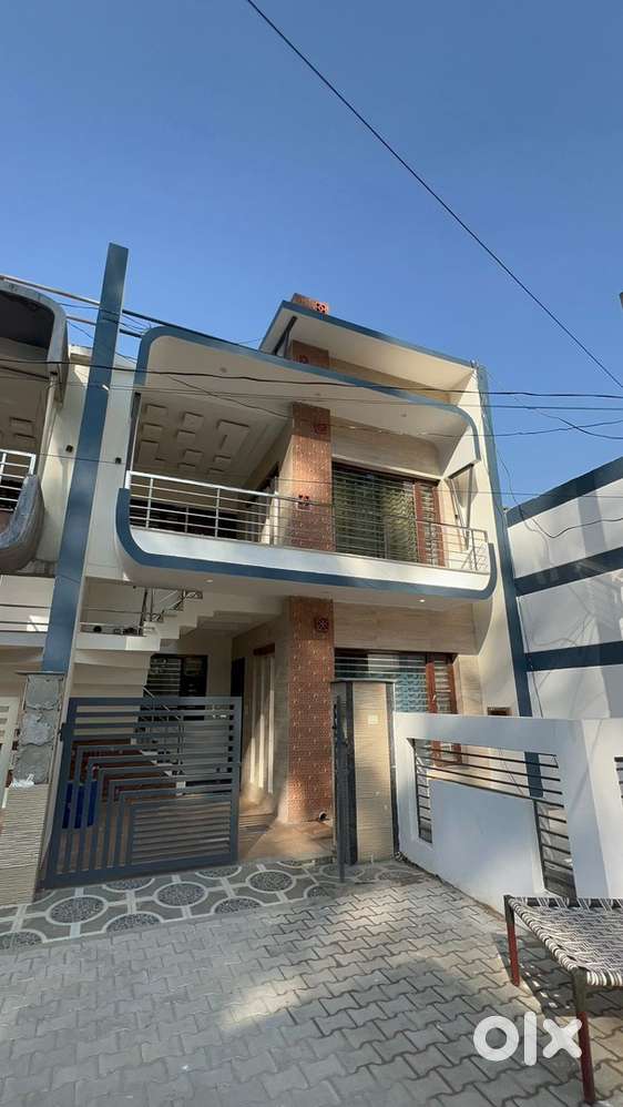 110 gaj 3 bhk semi furnish kothi