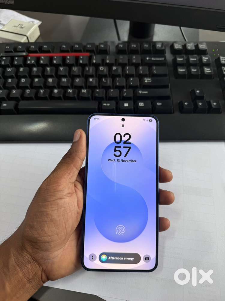 Samsung galaxy s25 just open One day used one year warranty left,