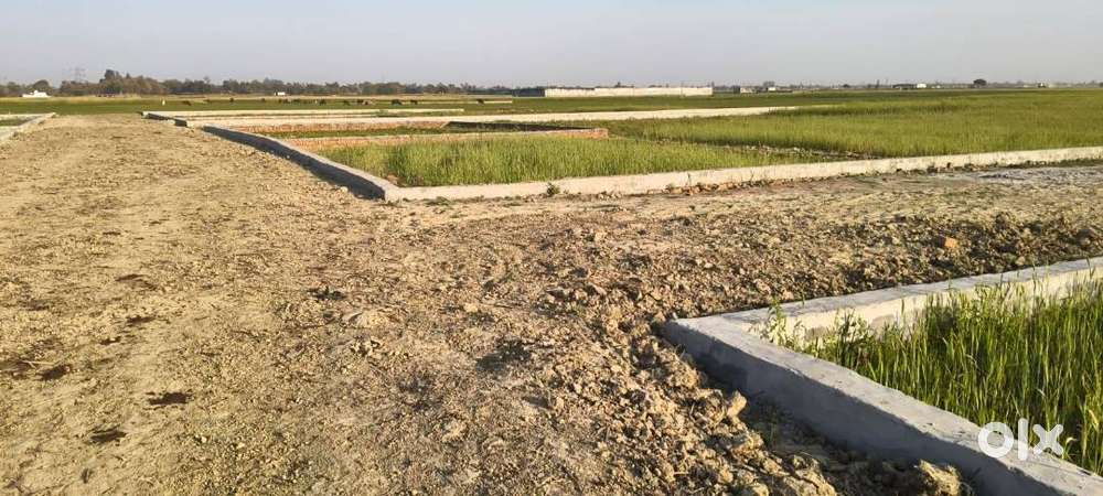 कब्ज़ा तुरंत मकान बनाये तुरंत करजहा में रॉयल एकेडमी से बहुत नजदीक GKP