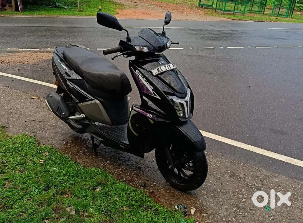 Good condition SUPER SQUADEDITION 
  Colour BLACK