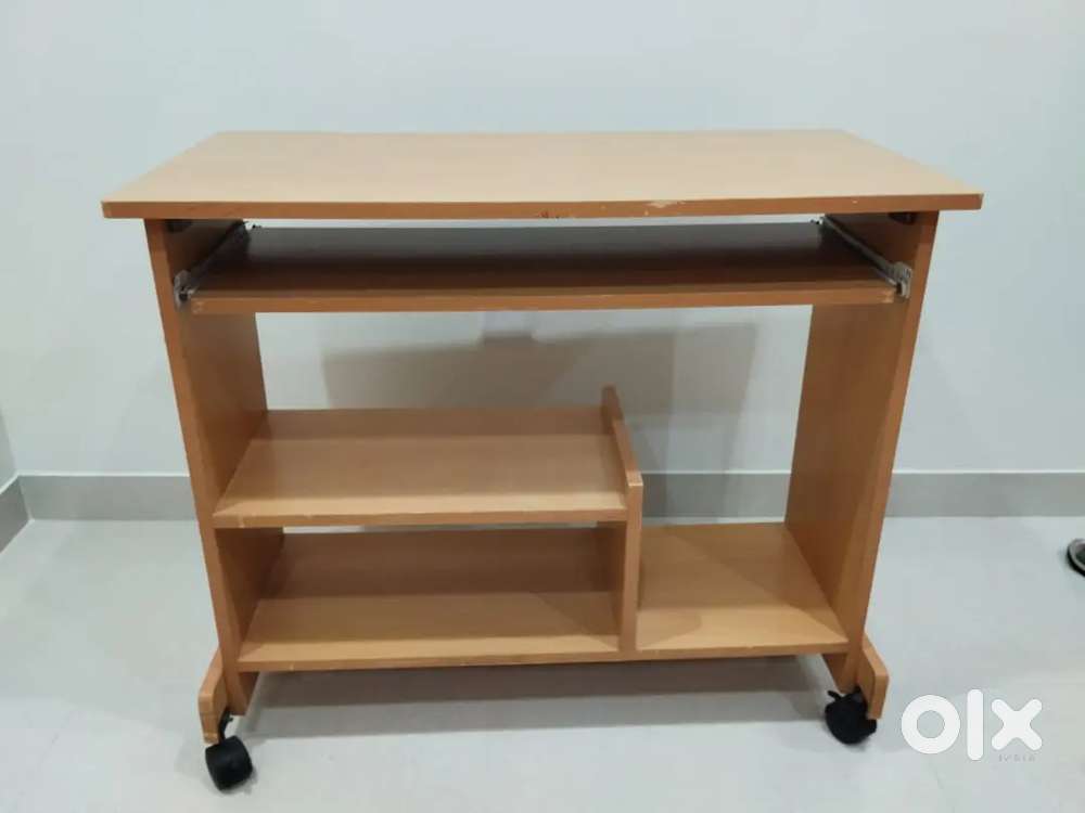 Office/Study Table Moveable