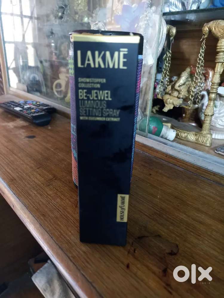 Lakme showstopper collection