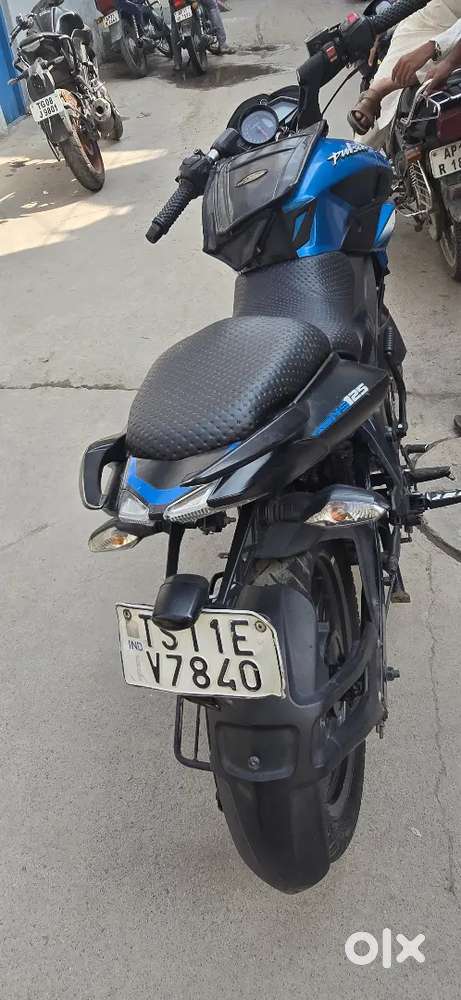 BAJAJ 125NS