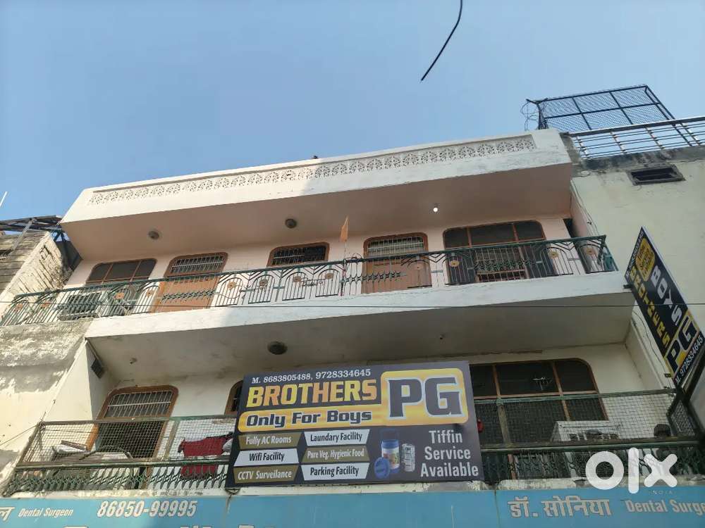 Rishi nagar main street