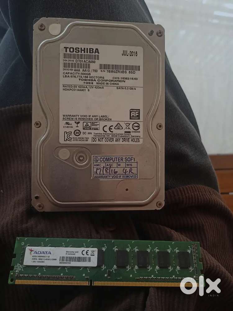 Toshiba 500 gb Hard disk, ddr3 4 gb ram