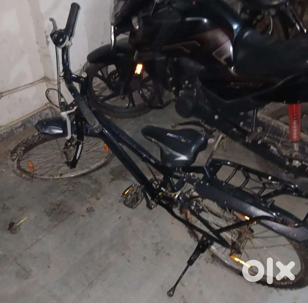 Hercules Cycle with Extendable Seat