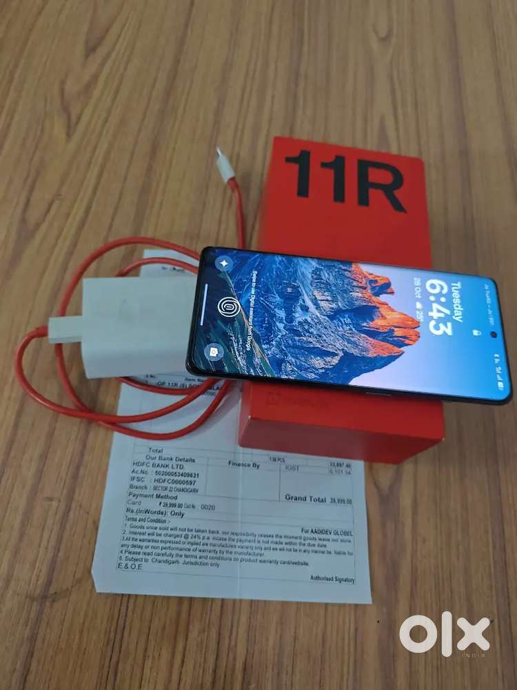 OnePlus 11R 5G Like new with original bill box charger.