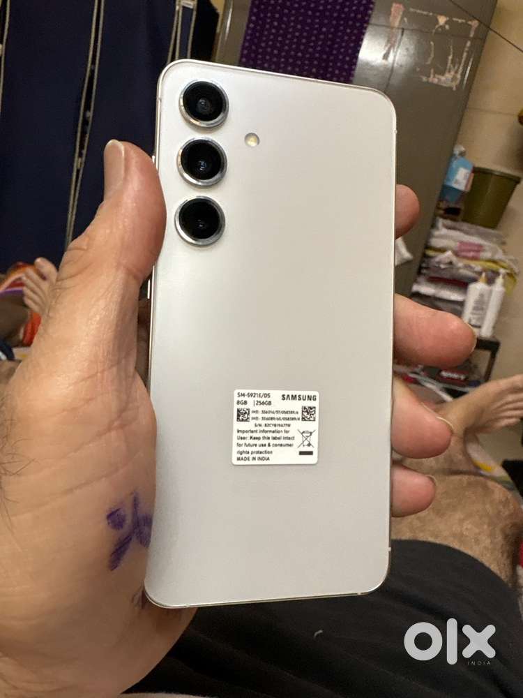 Samsung s24 8/256 sd gen3 new condition 25 days old
