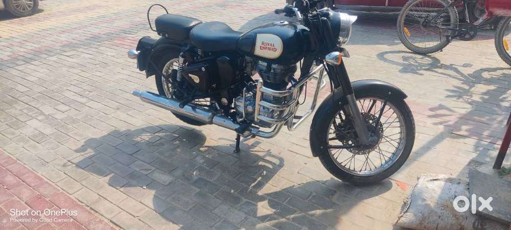 Royal Enfield classic 350 ( Genuine Condition)