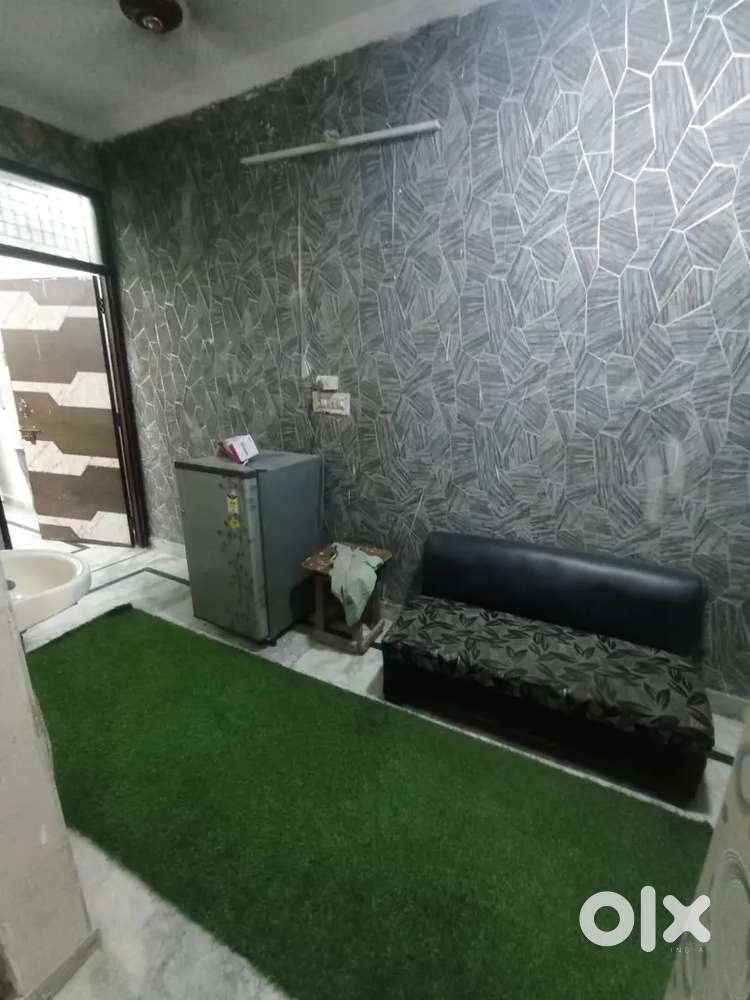 1bhk full furnished flat for rent metro distance only 400-500 meter