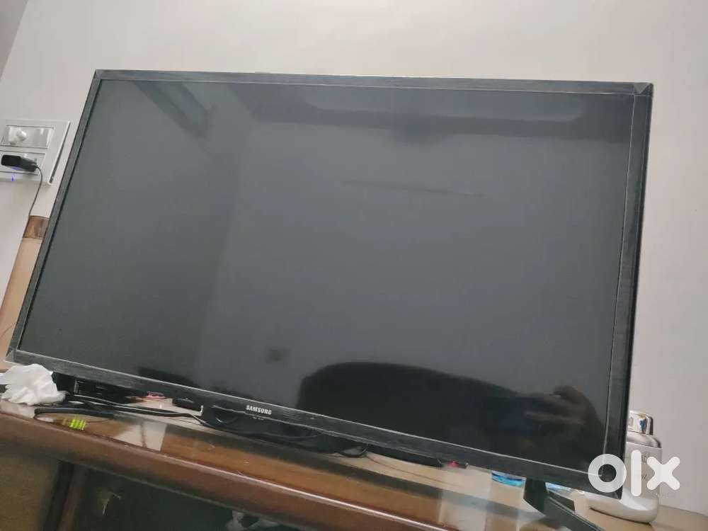 SAMSUNG 32 INCH TV