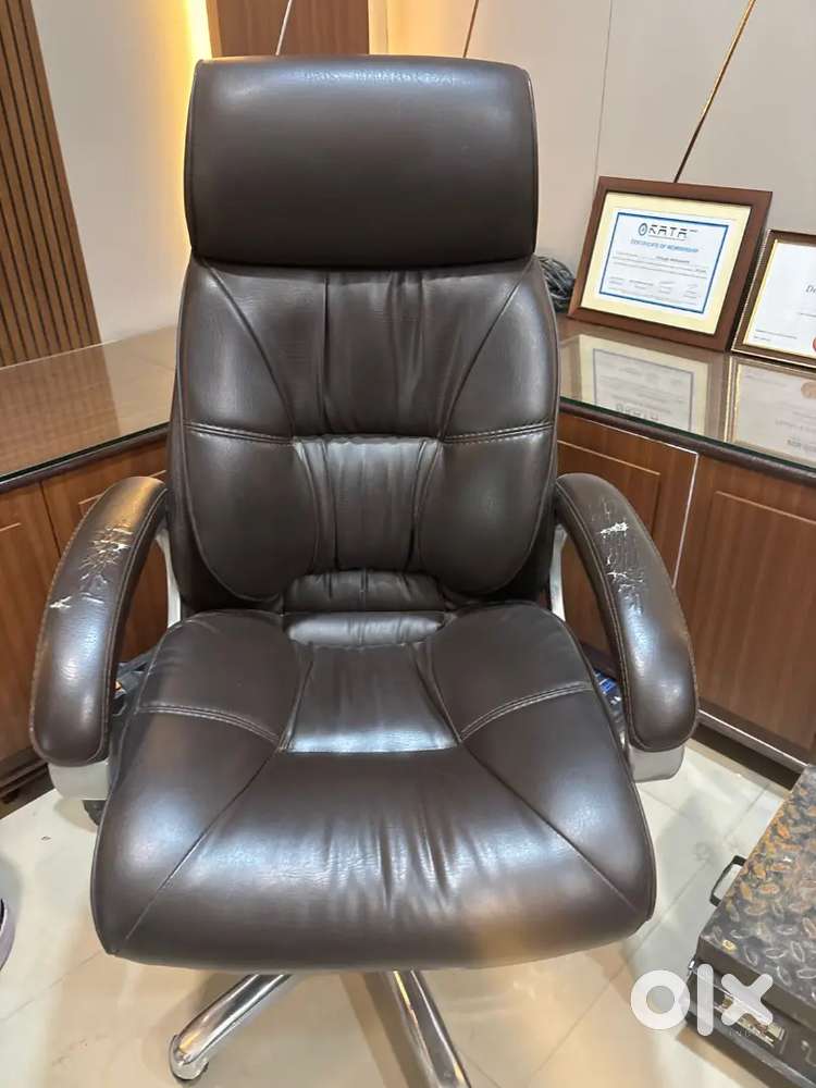 Office Maneger fully comfortable sitting chair
