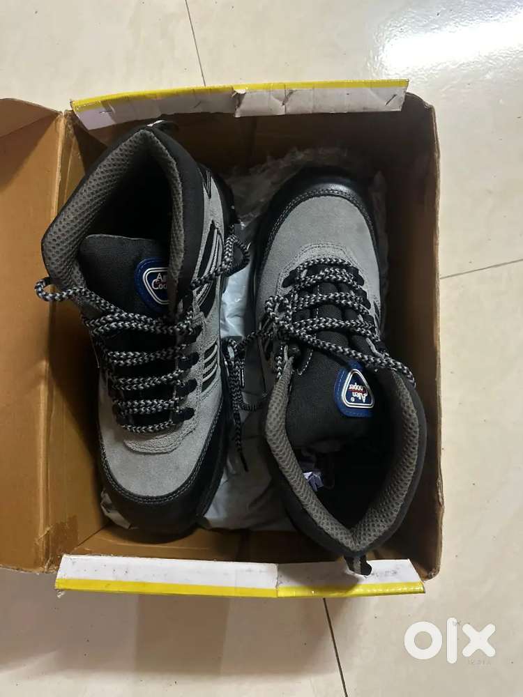 Industrial safety shoes