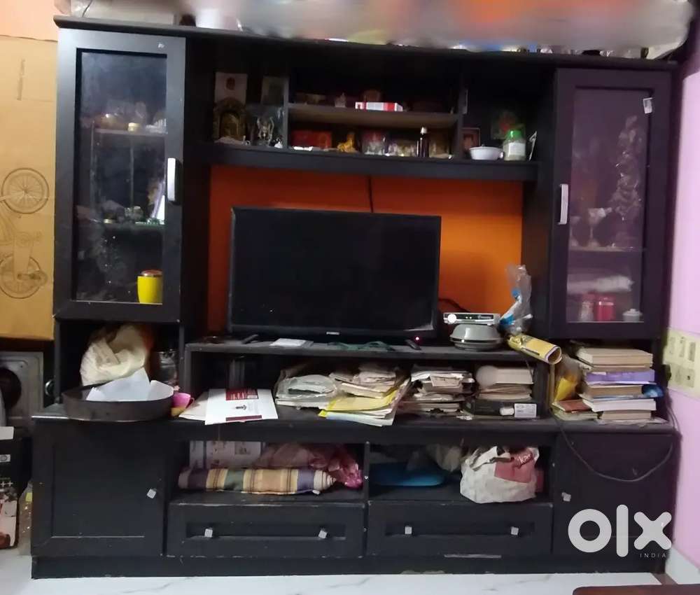 Showcase cum TV Stand –Spacious Wooden Good Condition, Great Value