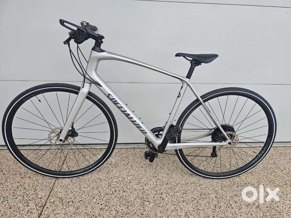 Specialized Sirrus 4.0 Carbon Future Shocks 1.5 shockers on Front Stem