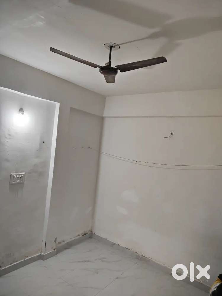 Room on rent for bachelora