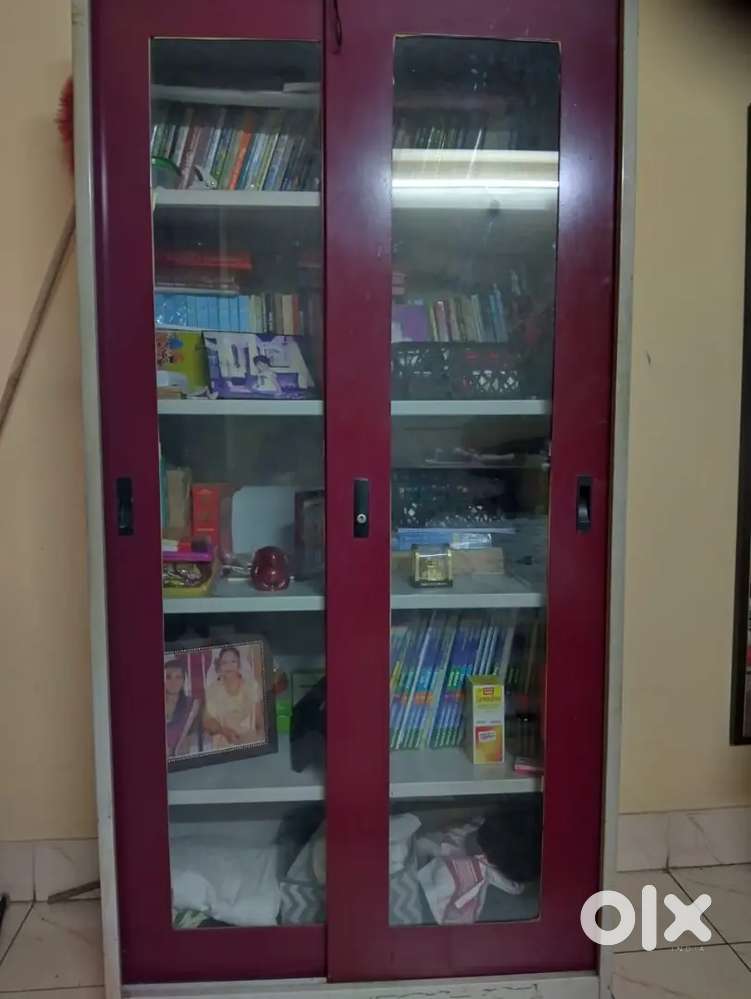 Steel wardrobe in very good condition almirah