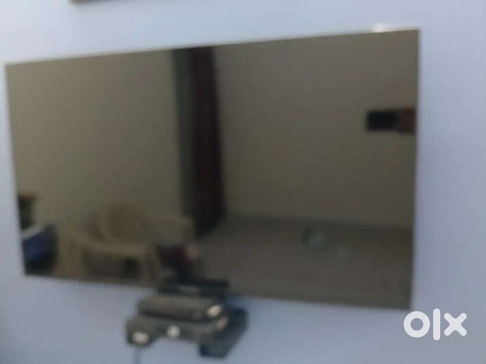 Reconnect tv for sell only 6 month old bill box available