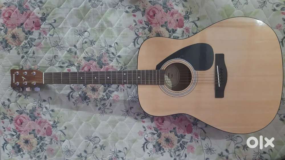 Guitar yamaha f280