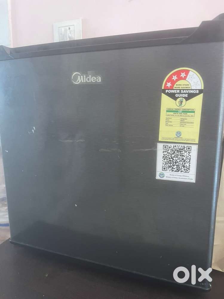 Midea 43L mini fridge