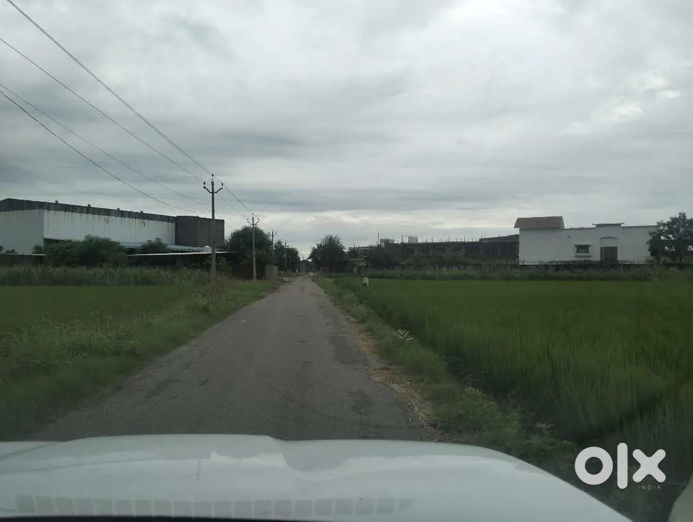 75yard Plot Near Mankwal Dugri Dhandra Road Ldh. Rate4.88Lac.