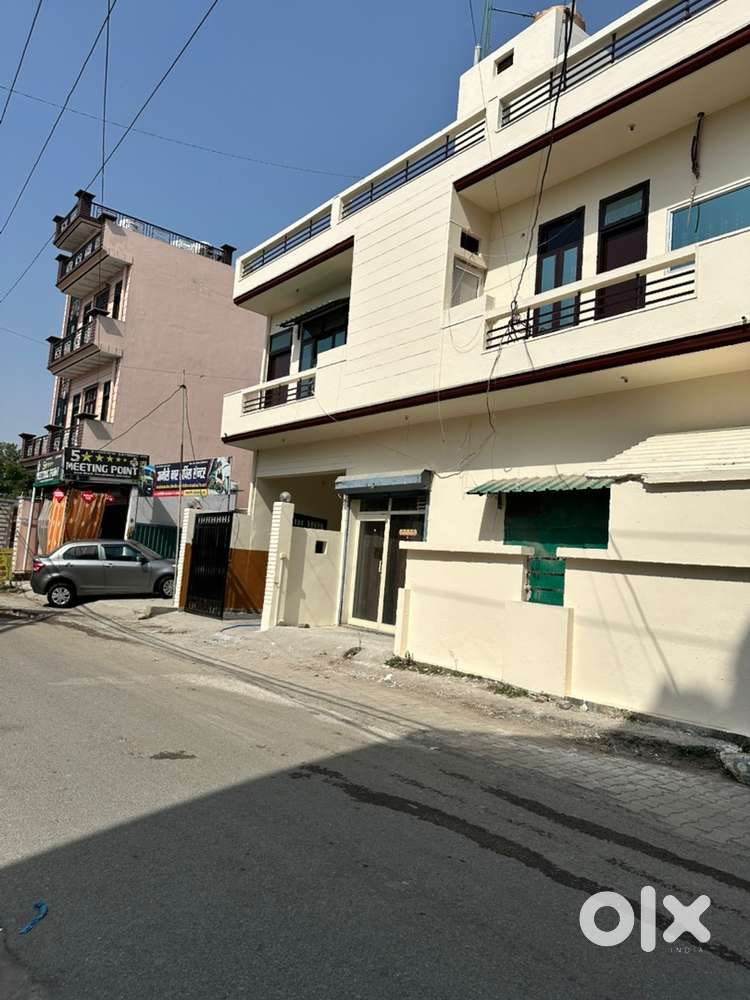 Godown/office space for sale in Chandrabani
