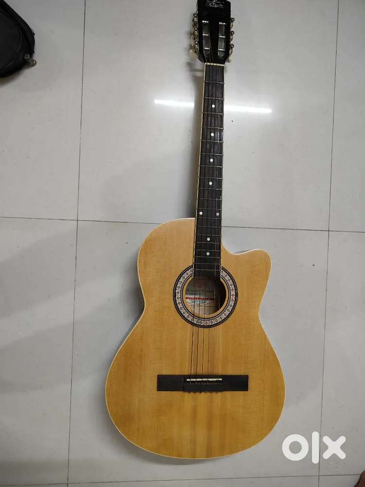 Pluto aucostic guitar