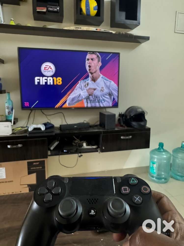 Ps4 slim with 3 controllers and 9 games