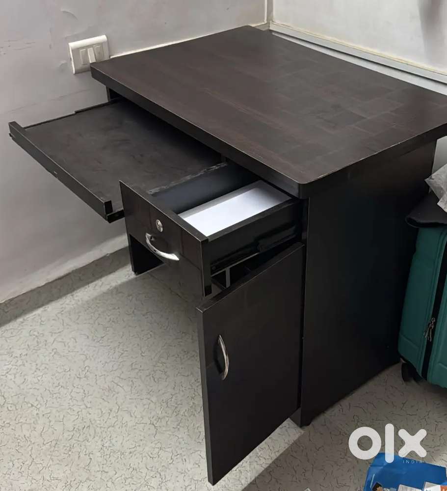 Computer table/ study table