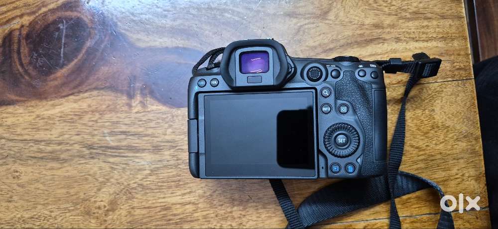 Canon EOS R5 Mirrorless Camera