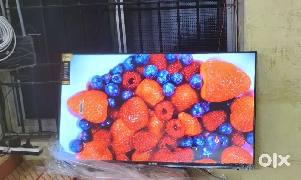 32 inch sony smart Android frameless oled 4k 3yr display waranty 7500