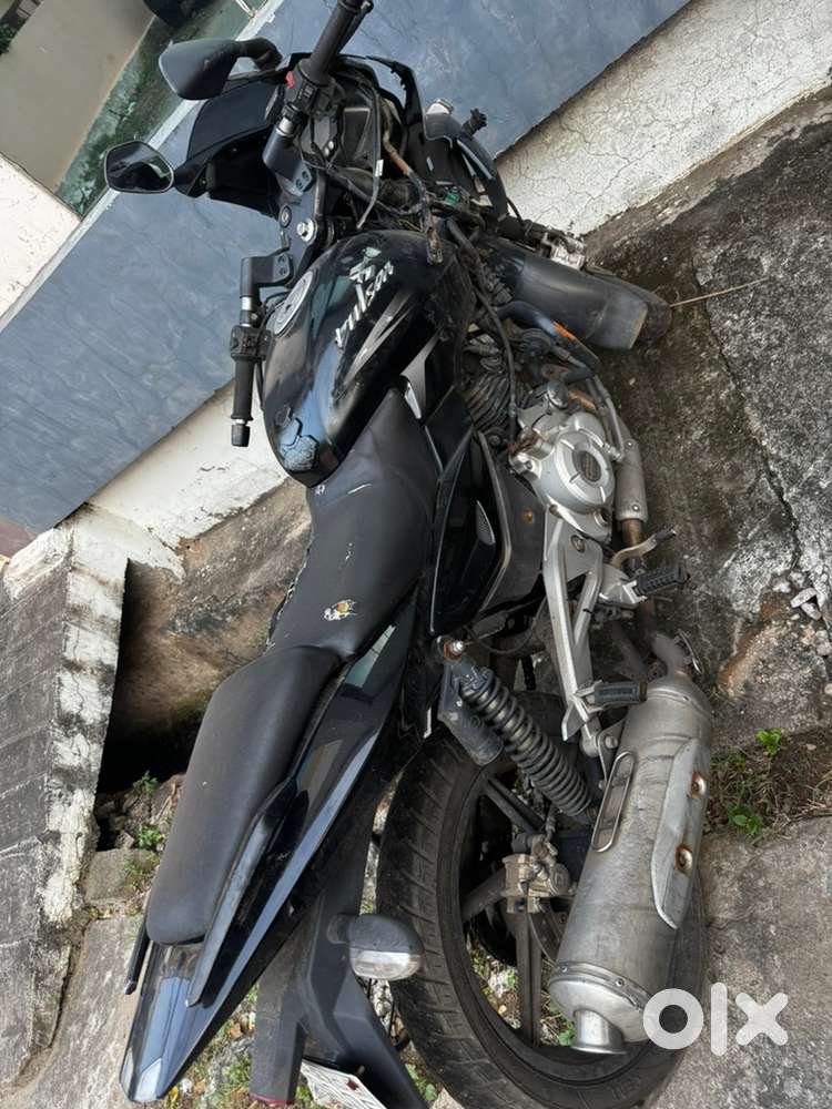 PULSAR 220F