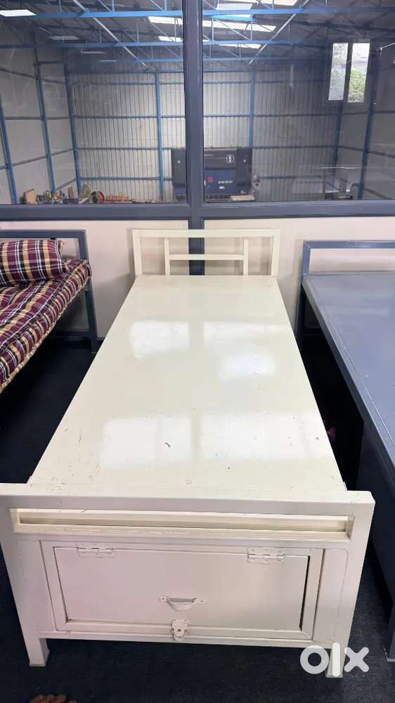 Tiffin and fast food