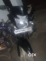 Bank se khicha hua bike hai financer wala good condition hai eakdam