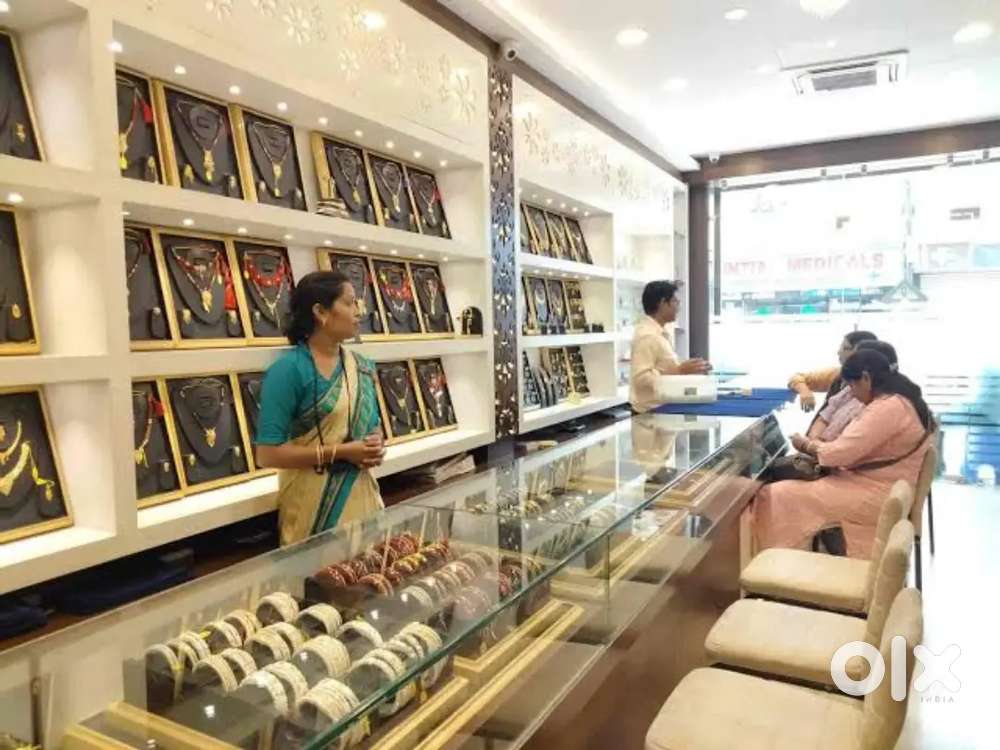 VACANCY OPENING FOR JEWELLERY SHOWROOM APPLY NOW.