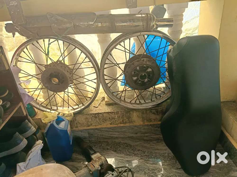 Bullet rims ,seat and silencer