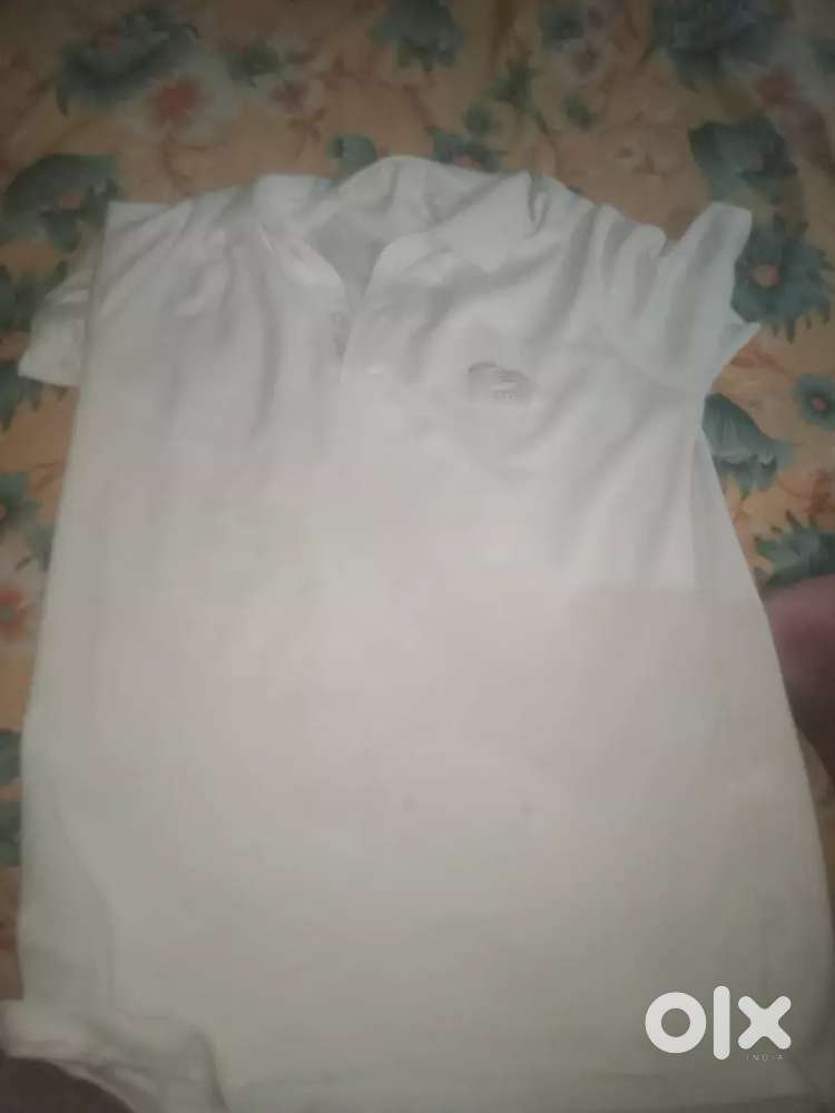 T-shirt white