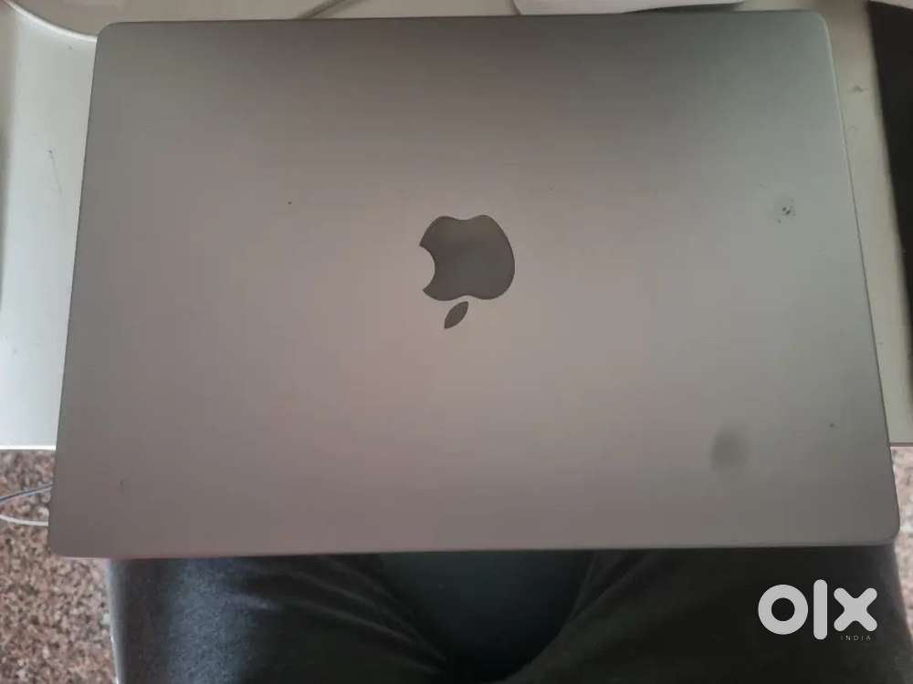 Mac book pro 14 with M1 pro chip(wireless magic mouse and keyboard)