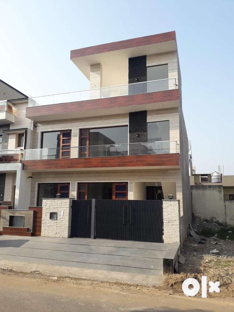 3bhk F.F north-east facing available house for rent
