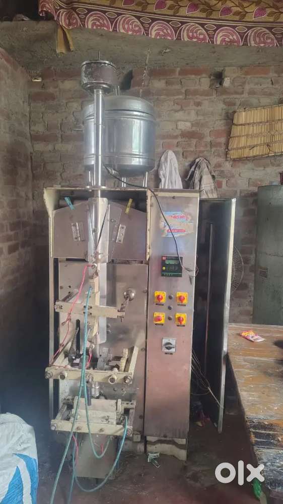 Pouch machine water