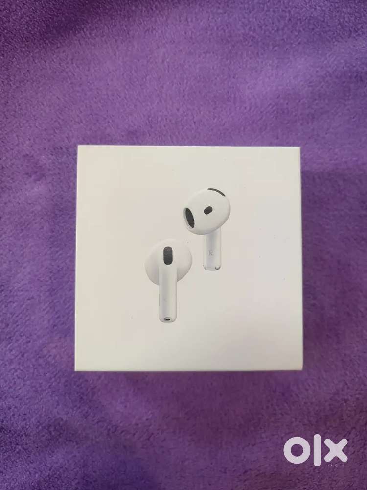 Airpods 4 with Active Noise Cancellation