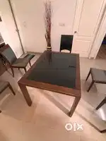 4 to 6 extendable dining table with mirror top