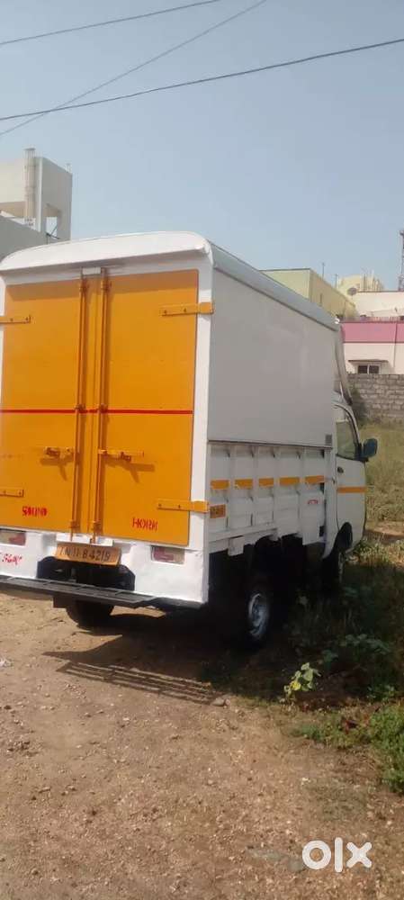 Mahindra maximo
