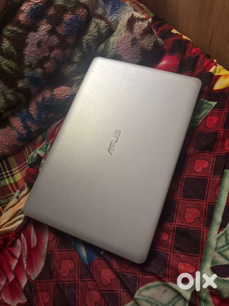 Asus Vivobook Laptop