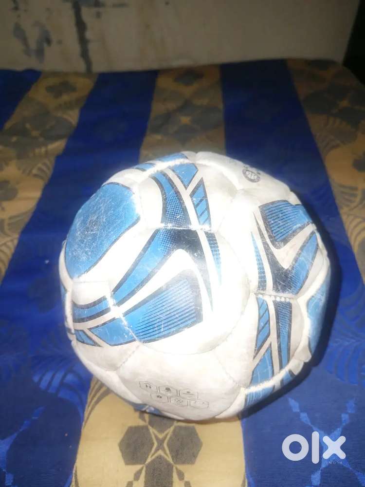 COMPANY-COSCO SIZE - 4   IN BLUE AND WHITE COLOUR 32 PANELS IN RUBBER.