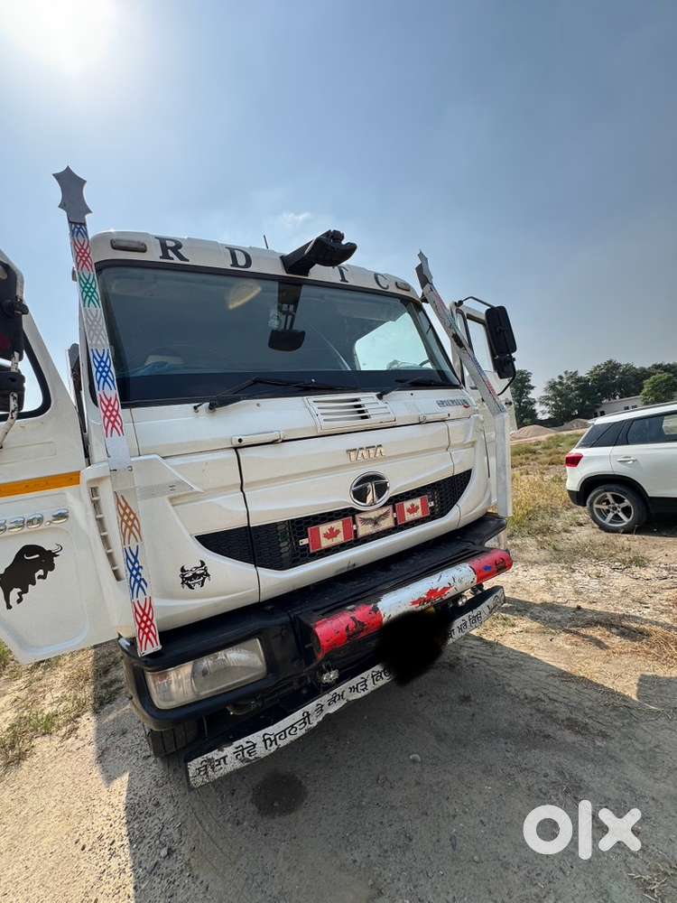 Truck & trolley both .No claim . 1st owner